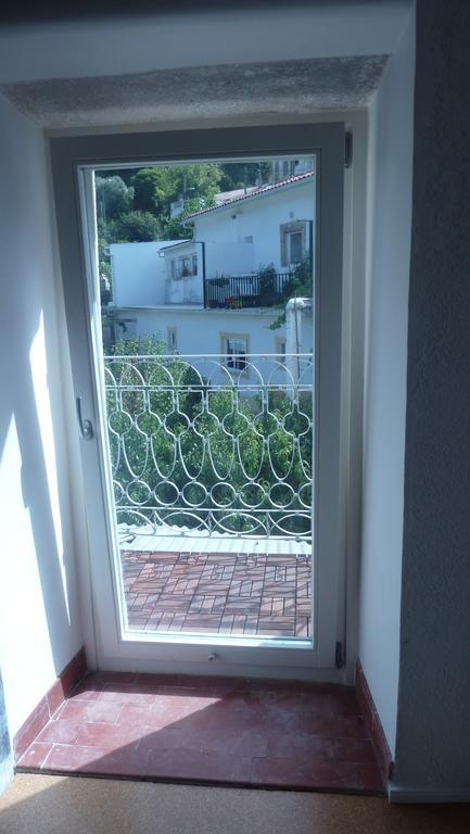Water Lines Yellow Sintra Exterior foto